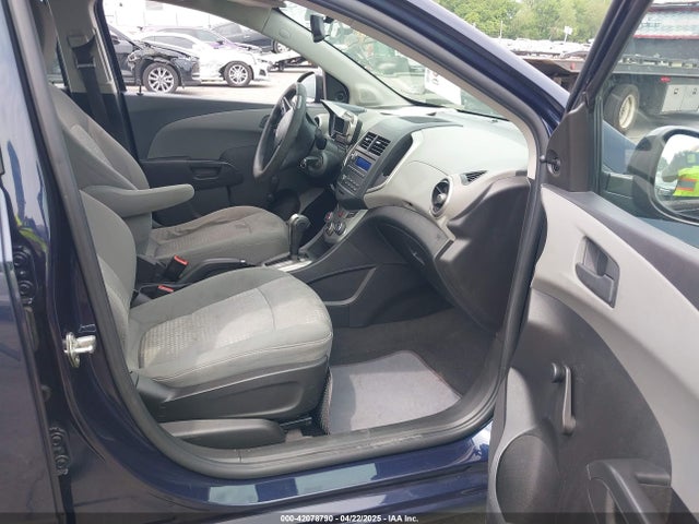 1G1JA5SH2F4114299 Chevrolet Sonic Ls Auto