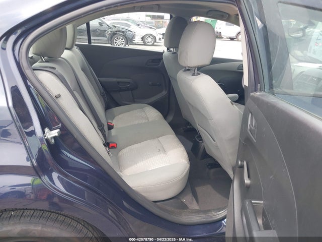 1G1JA5SH2F4114299 Chevrolet Sonic Ls Auto