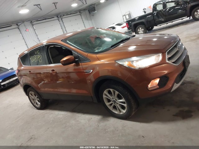 1FMCU9GD1HUE76496 Ford ESCAPE SE