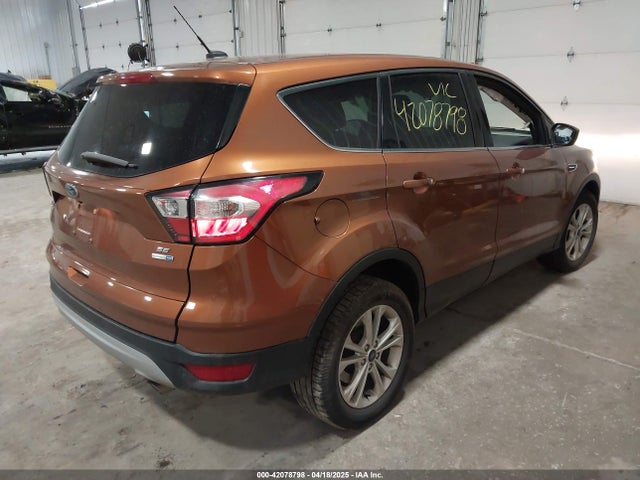 1FMCU9GD1HUE76496 Ford ESCAPE SE