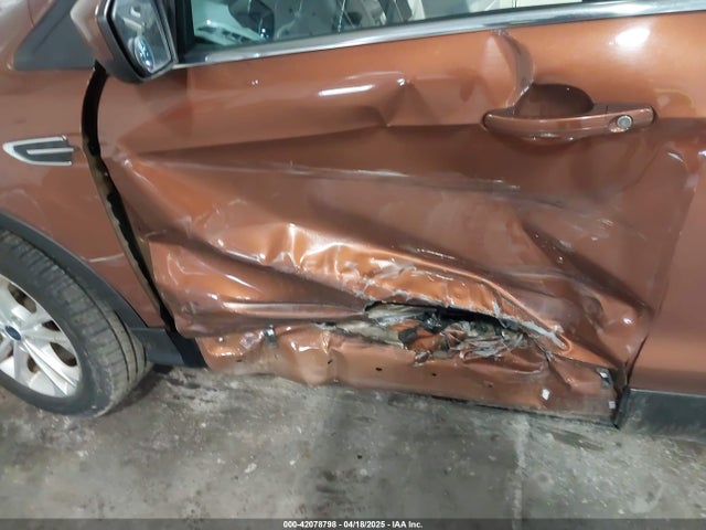 1FMCU9GD1HUE76496 Ford ESCAPE SE