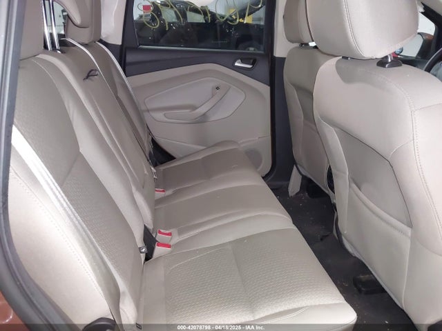 1FMCU9GD1HUE76496 Ford ESCAPE SE