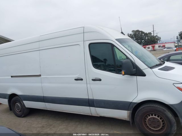 W1W40CHY4MT054679 Mercedes-Benz Sprinter 2500 High Roof I4