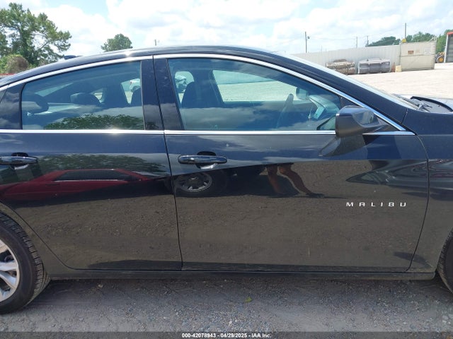 1G1ZD5STXSF130988 Chevrolet Malibu Fwd 1lt
