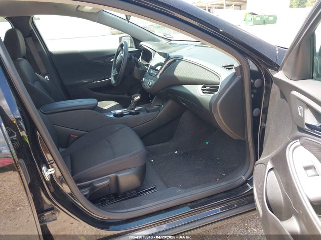 1G1ZD5STXSF130988 Chevrolet Malibu Fwd 1lt
