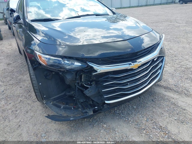 1G1ZD5STXSF130988 Chevrolet Malibu Fwd 1lt