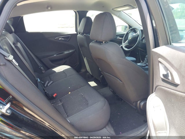 1G1ZD5STXSF130988 Chevrolet Malibu Fwd 1lt