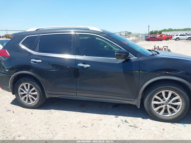 JN8AT2MT9HW393070 Nissan ROGUE SV