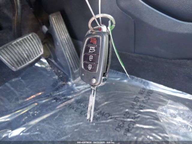 KM8J2CA46KU859019 Hyundai TUCSON SE