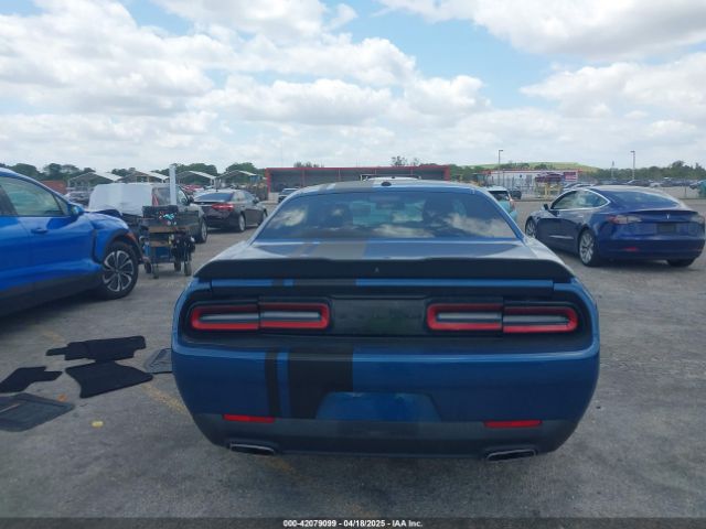 2C3CDZAG9MH586799 Dodge Challenger Sxt