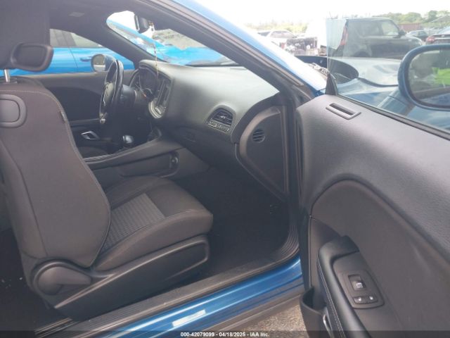 2C3CDZAG9MH586799 Dodge Challenger Sxt