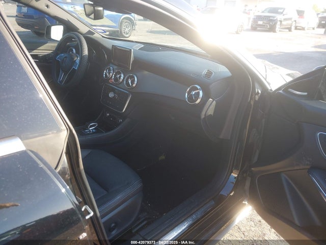 WDDSJ5CB5EN100210 Mercedes-Benz 2014