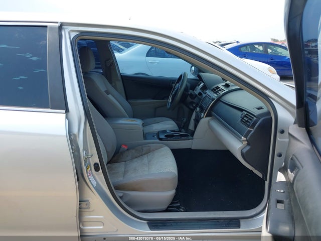 2014 Toyota Camry Le მანქანა იყიდება აუქციონზე, vin: 4T4BF1FK6ER383319, აუქციონის ნომერი: 42079378