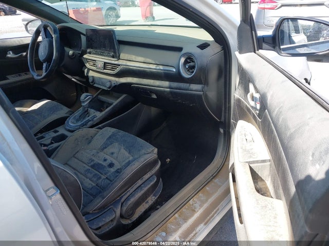 3KPF54AD5PE580612 KIA mpi nu