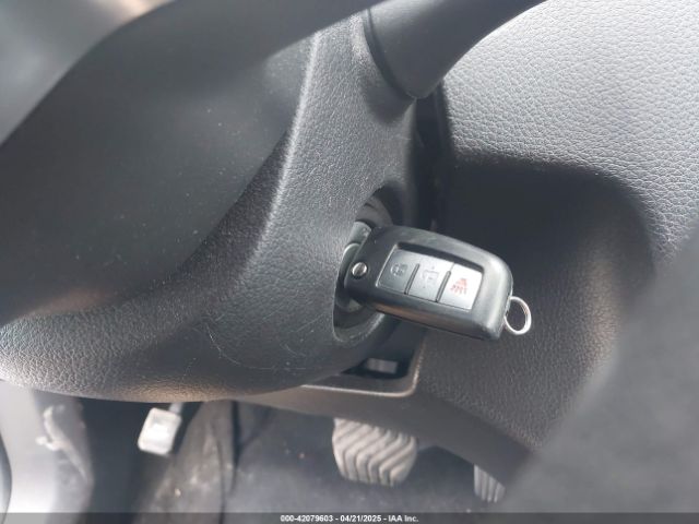 JN1BJ1CR5KW311108 Nissan Rogue Sport S