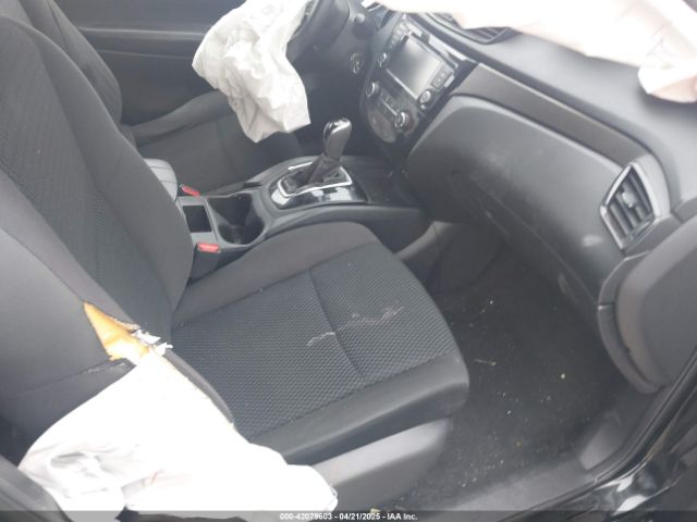 JN1BJ1CR5KW311108 Nissan Rogue Sport S
