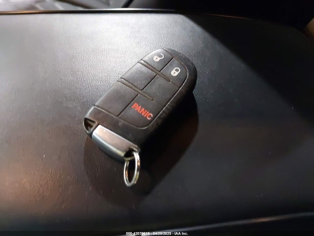 1C4RJFAG5KC834317 Jeep Grand Cherokee Laredo E 4x4