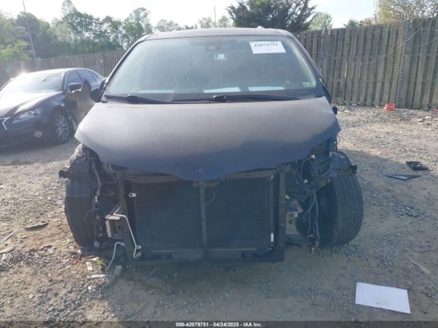 5TDYZ3DC1JS953619 Toyota Sienna Xle Premium 8 Passenger
