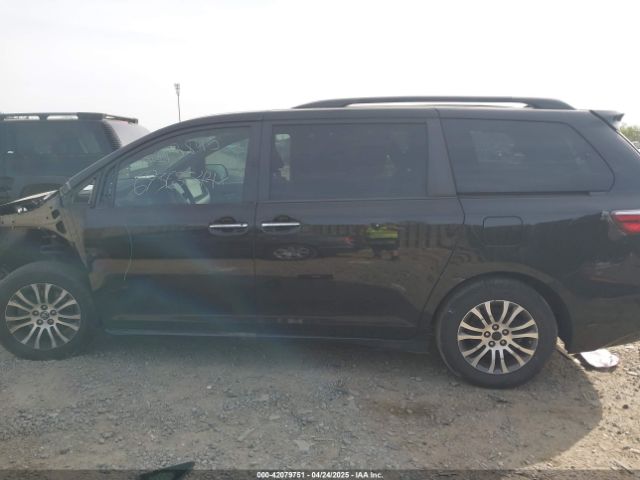 5TDYZ3DC1JS953619 Toyota Sienna Xle Premium 8 Passenger