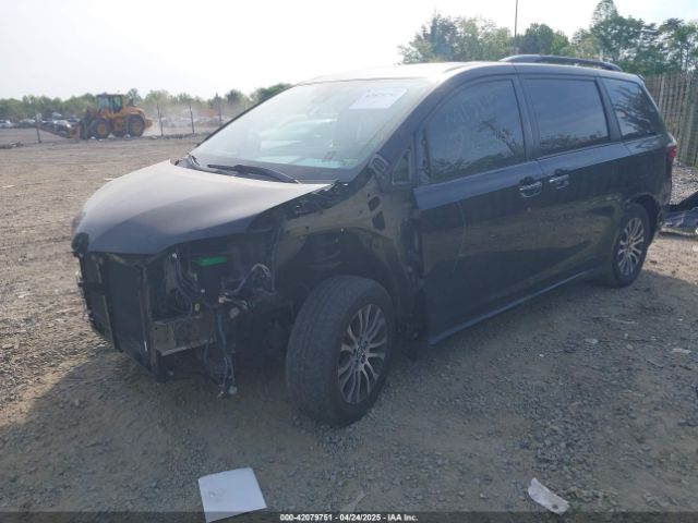5TDYZ3DC1JS953619 Toyota Sienna Xle Premium 8 Passenger