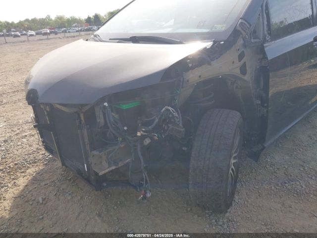 5TDYZ3DC1JS953619 Toyota Sienna Xle Premium 8 Passenger