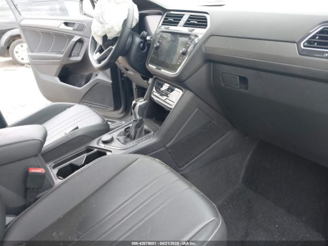 3VV8B7AX7RM081396 Volkswagen Tiguan 2.0t Se R-line Black