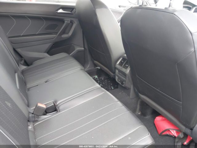 3VV8B7AX7RM081396 Volkswagen Tiguan 2.0t Se R-line Black