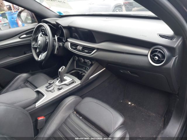2023 ALFA ROMEO STELVIO ZASPAKBN6P7D49639 Photo 4