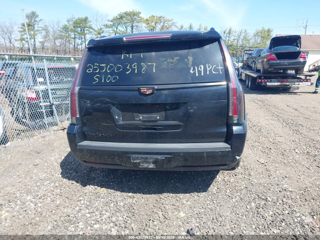 42079932 :رقم المزاد ، 1GYS4HKJ8HR131938 vin ، 2017 Cadillac Escalade Esv Luxury مزاد بيع