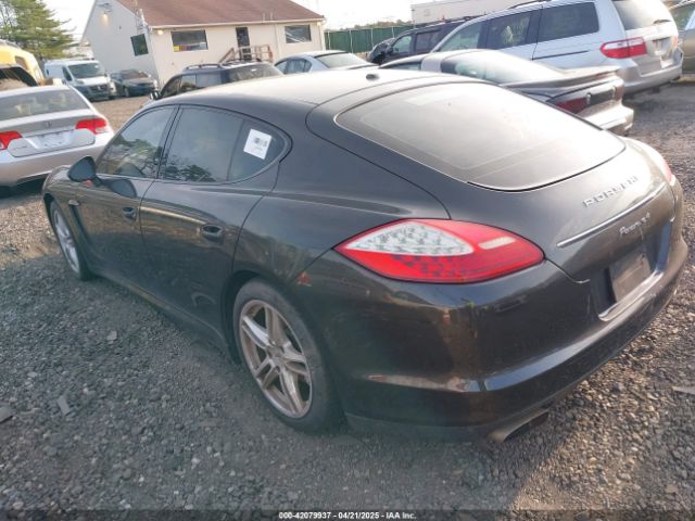 2011 PORSCHE PANAMERA WP0AA2A77BL020692 Photo 2