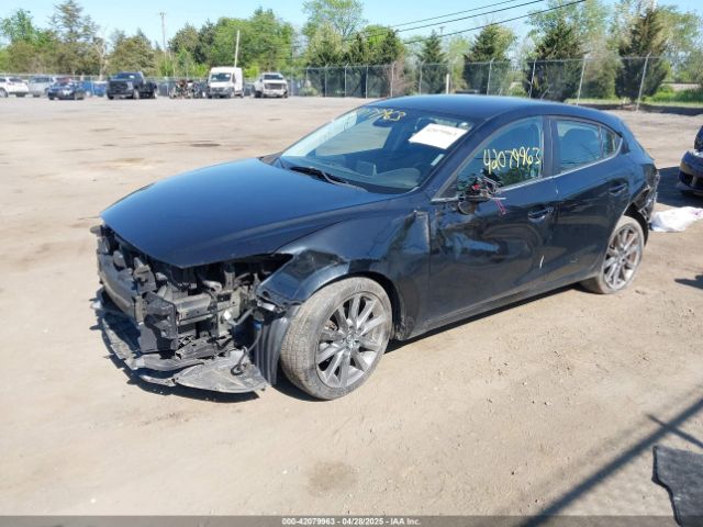 3MZBN1L39JM183867 Mazda Mazda3 Touring