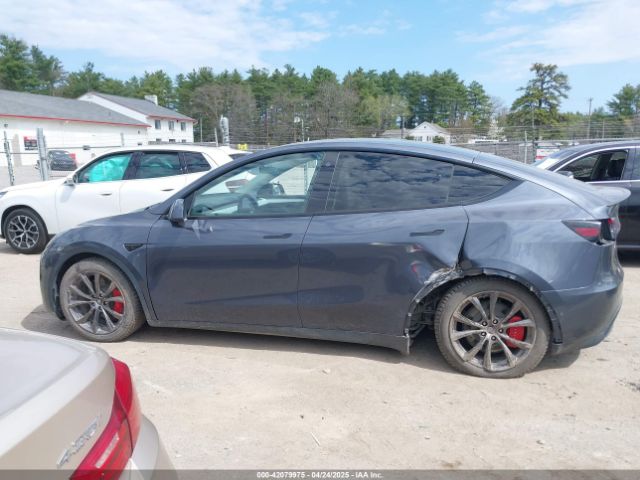 7SAYGDEF6NF558028 Tesla Model Y Performance Dual Motor All-wheel Drive