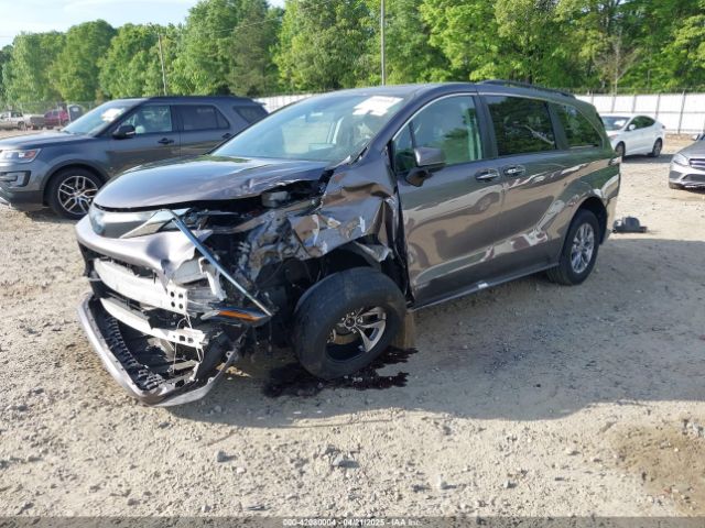 5TDYRKEC0MS007394 Toyota SIENNA XLE