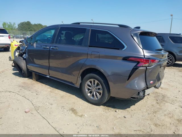 5TDYRKEC0MS007394 Toyota SIENNA XLE
