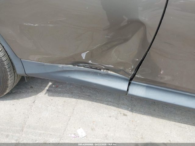 2T3BFREV5FW277862 Toyota RAV4 LE
