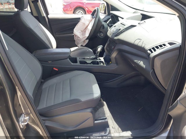 1FMCU0F7XJUA16377 Ford ESCAPE S
