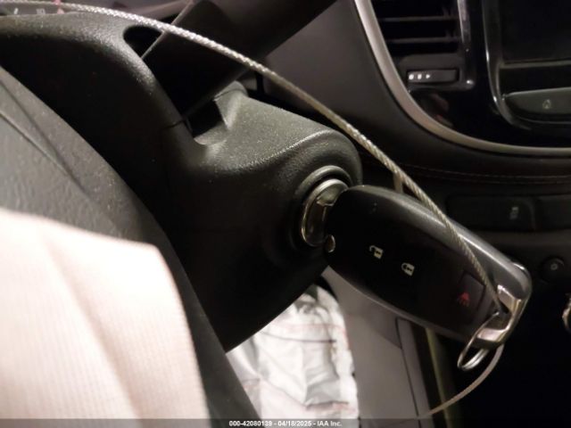 KL7CJKSB0LB318257 Chevrolet Trax Fwd Ls