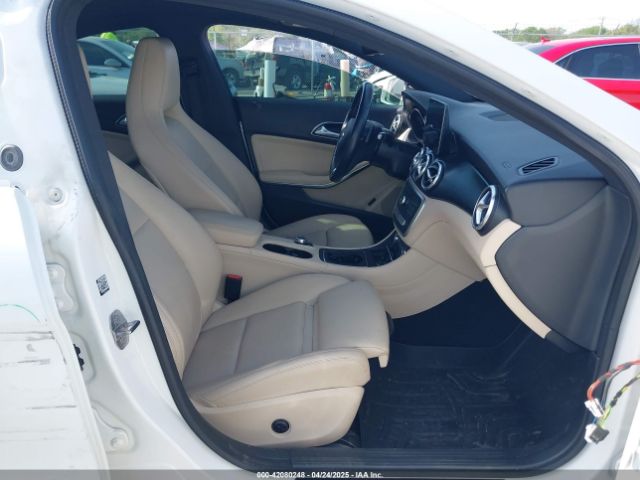 WDDSJ4GB9KN743255 Mercedes-Benz m270
