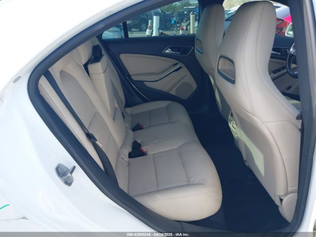 WDDSJ4GB9KN743255 Mercedes-Benz m270