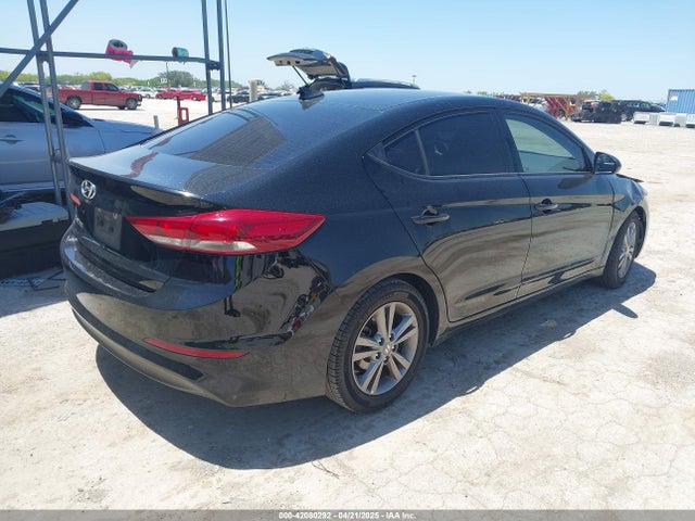 5NPD84LF2JH236591 Hyundai ELANTRA SEL