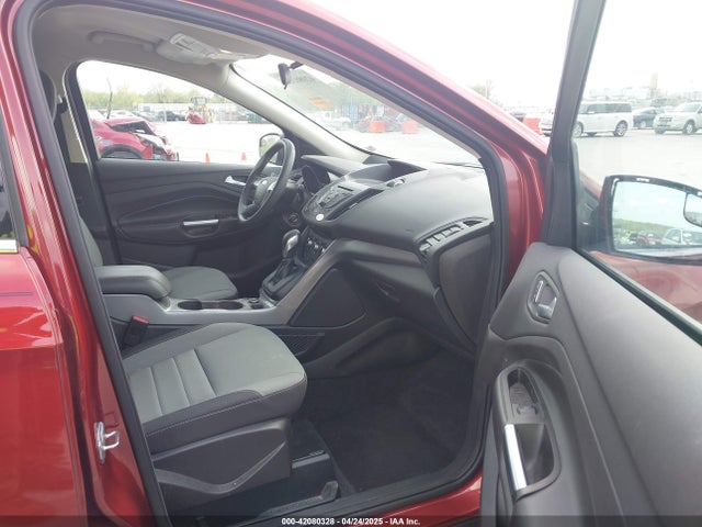1FMCU0GX6GUB62184 Ford ESCAPE SE