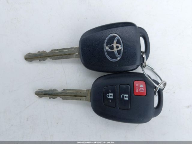 2T3WFREV3HW321796 Toyota Rav4 Xle
