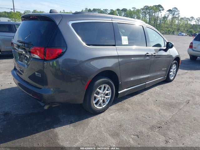 2C4RC1DG3MR586863 Chrysler Voyager Lxi
