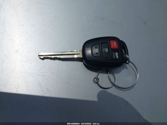 5YFBURHE7JP840608 Toyota COROLLA LE