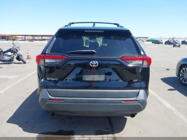 2T3H1RFV2MC134521 Toyota RAV4 LE