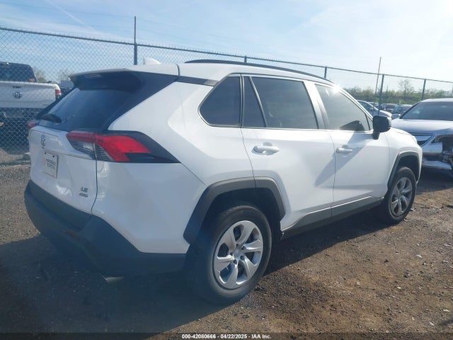 2T3F1RFV0MC194739 Toyota RAV4 LE