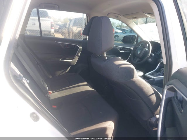 2T3F1RFV0MC194739 Toyota RAV4 LE