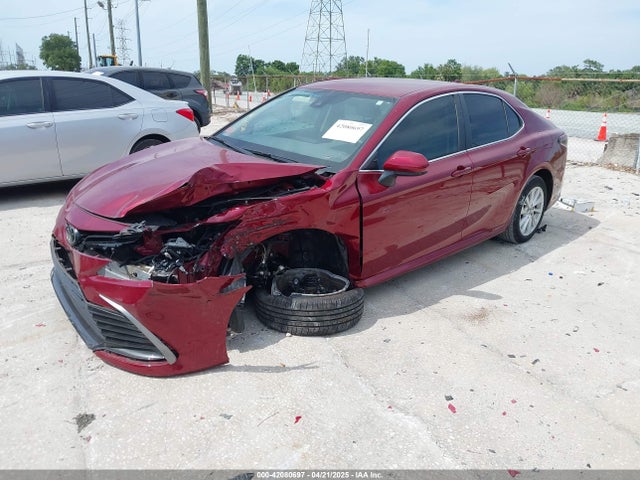 4T1C11AK4NU695286 Toyota CAMRY LE