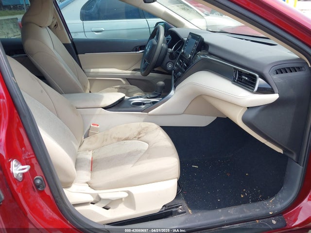 4T1C11AK4NU695286 Toyota CAMRY LE