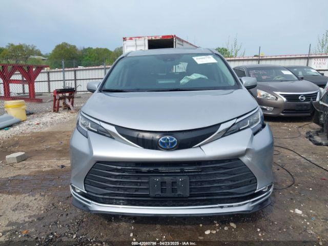 5TDYRKEC7NS092770 Toyota SIENNA XLE